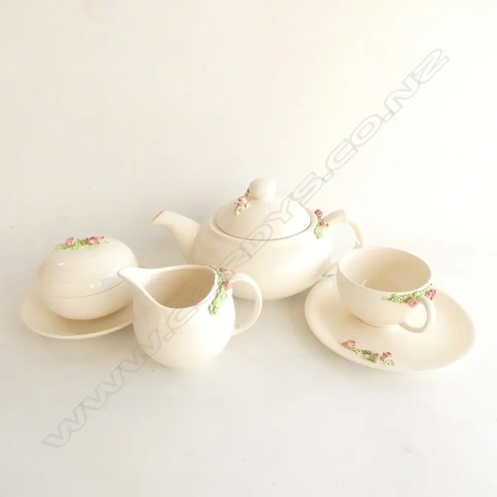 6 PCE CARLTON WARE TEA SET Image 1++