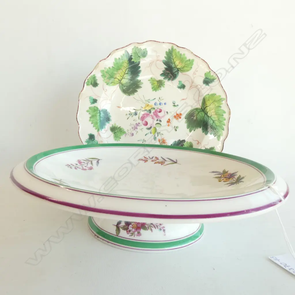 DAVENPORTS FOOTED PLATE, C 19TH CENTURY. DIA. 250MM Image 1++