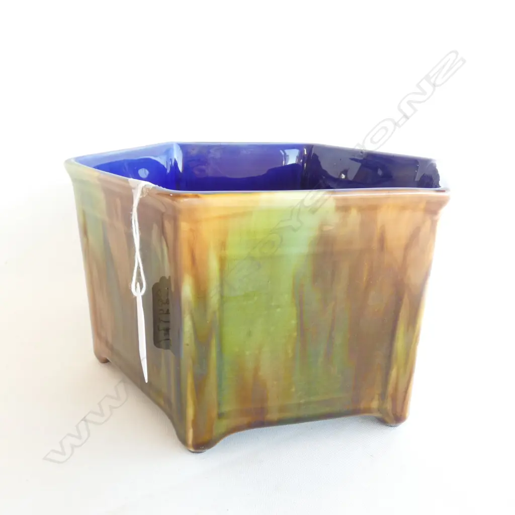 WARDLE MAJOLICA HEXAGONAL JARDINIERE. W.175mm Image 1++