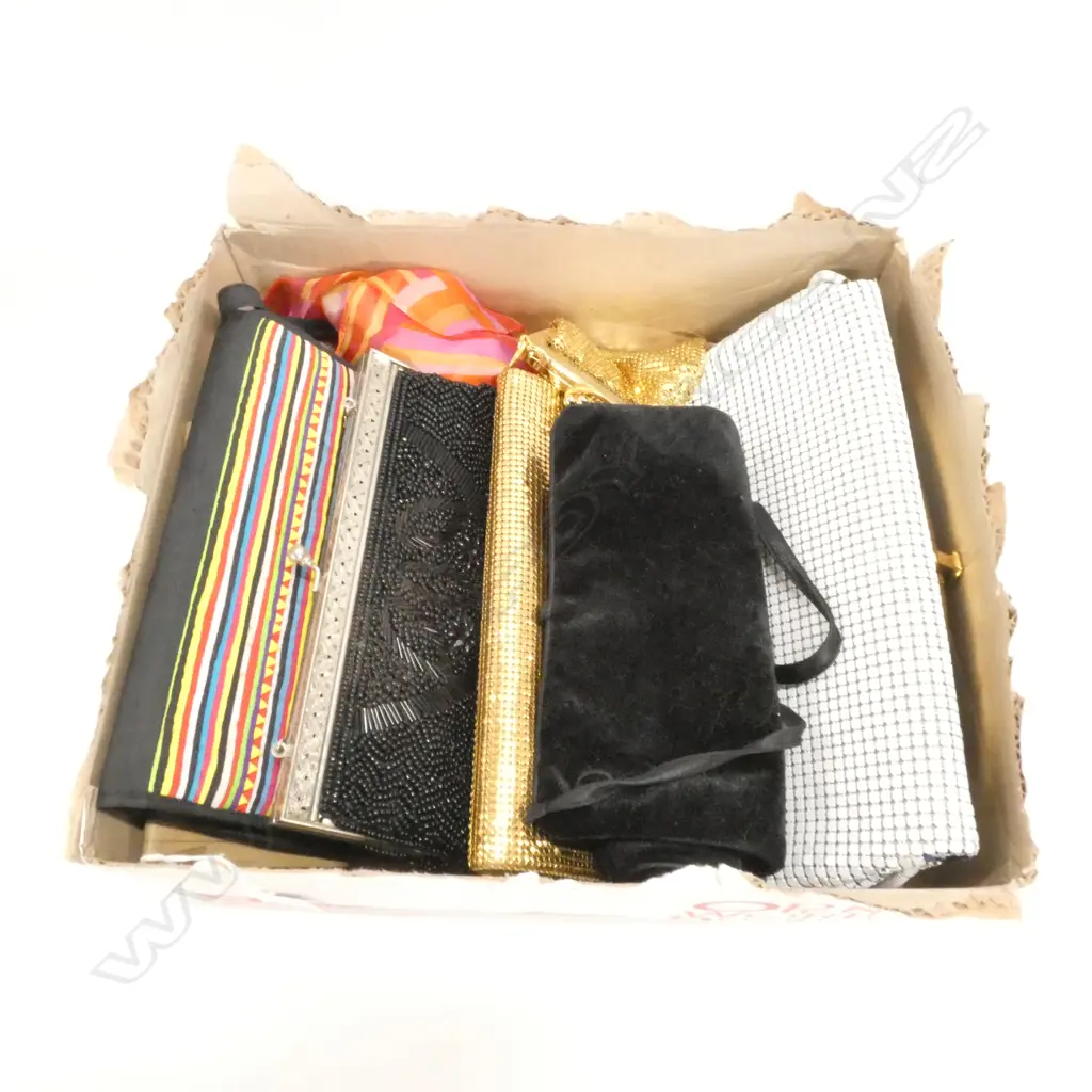 LOT ASST HANDBAGS OROTON ETC Image 1++