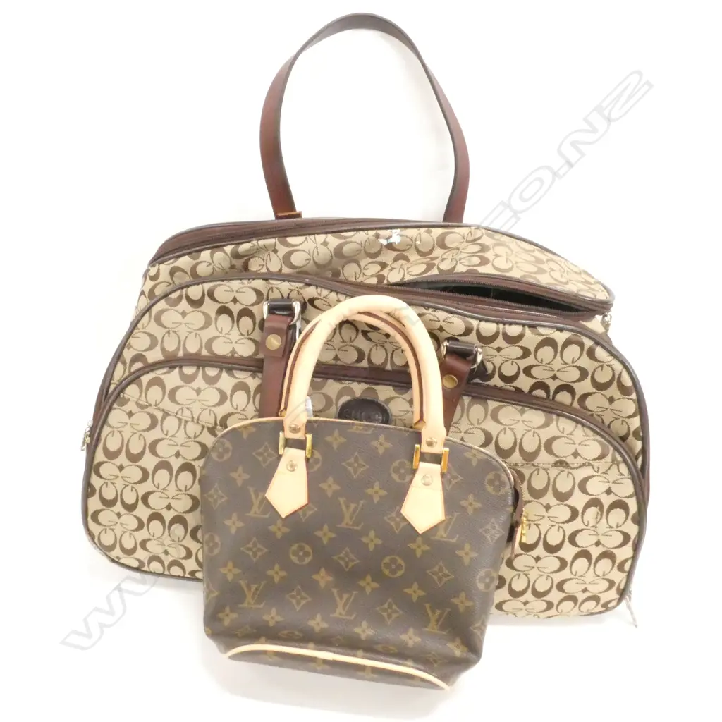 GUCCI (?) OVERNIGHT ROLLER BAG & LOIUS VUITTON (?) BAG (250 X 210MM) Image 1++