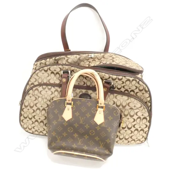 GUCCI (?) OVERNIGHT ROLLER BAG & LOIUS VUITTON (?) BAG (250 X 210MM)