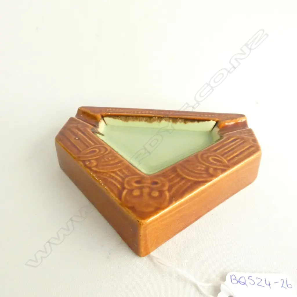 CROWN LYNN WHARETANA WARE 'WHARE' ASHTRAY L. 145MM Image 1++