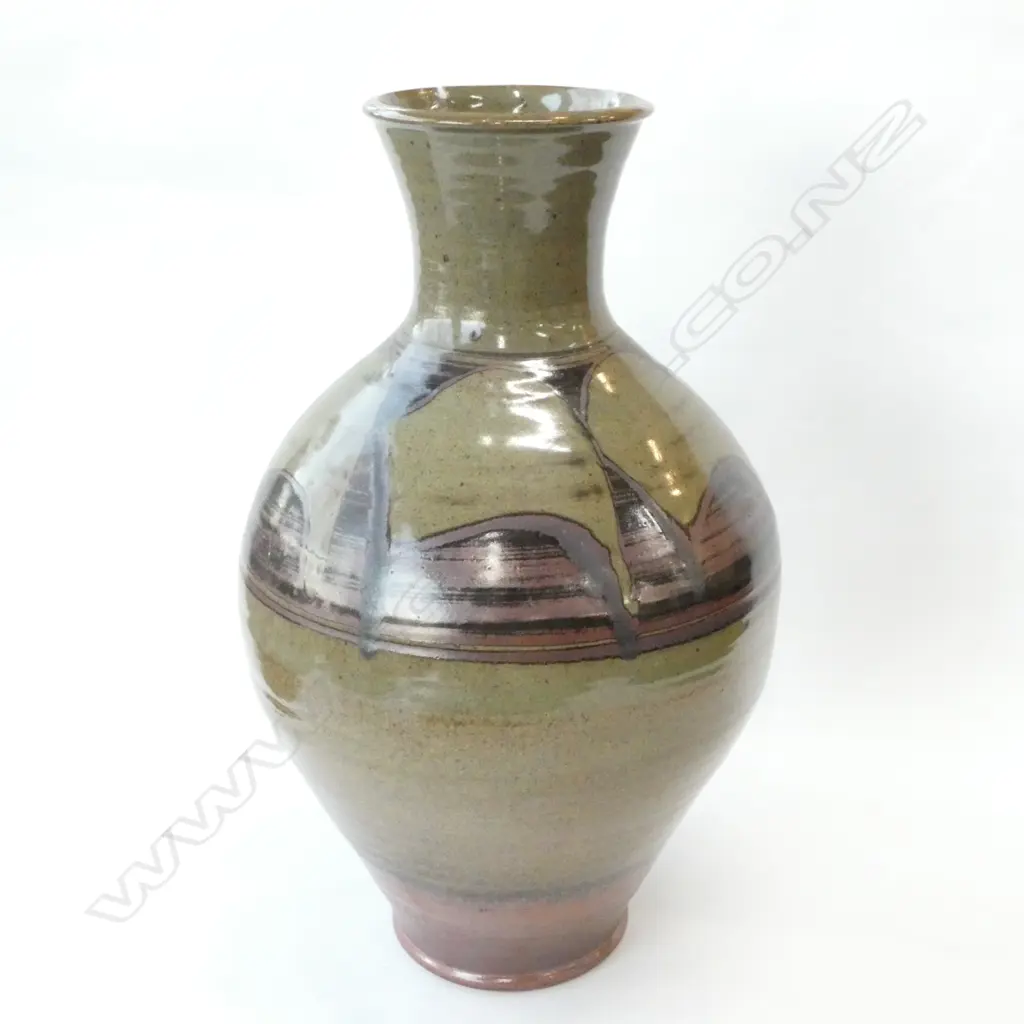 LG NZ POTTERY FLOOR VASE. H. 540MM. CLEARLY MARKED WITH POTTERS SEAL Image 1++