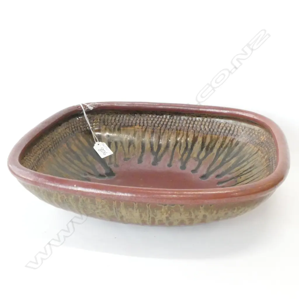 LG LEN CASTLE POTTERY DISH,  CRACKED, 390 X 340 X 110MM Image 1++