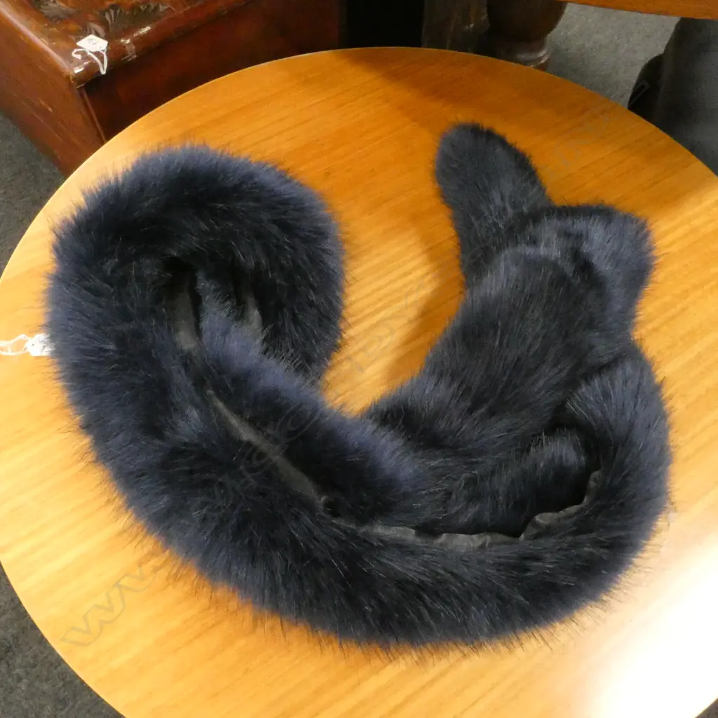 BLUE FAUX FUR STOLE  Image 1++