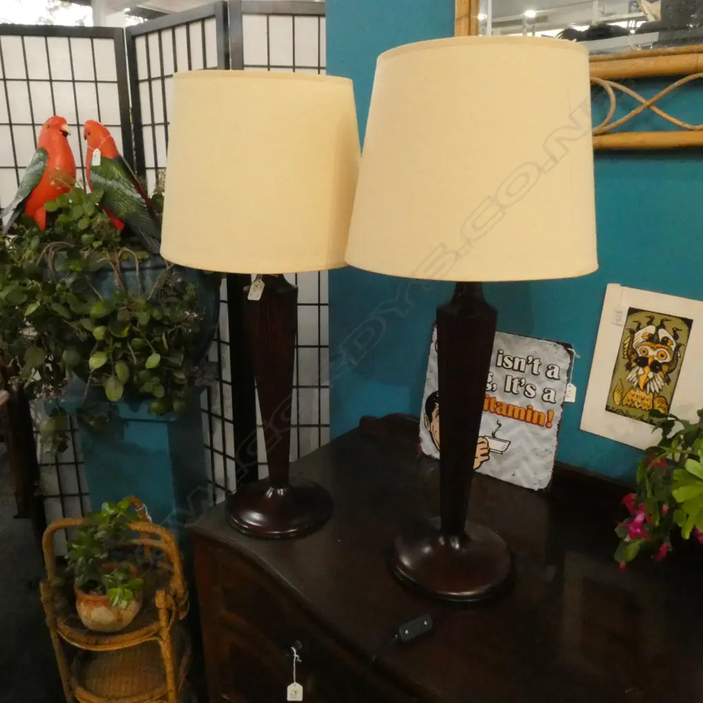 PR ELEGANT FLUTED MAHOGANY TABLE LAMPS  Image 1++