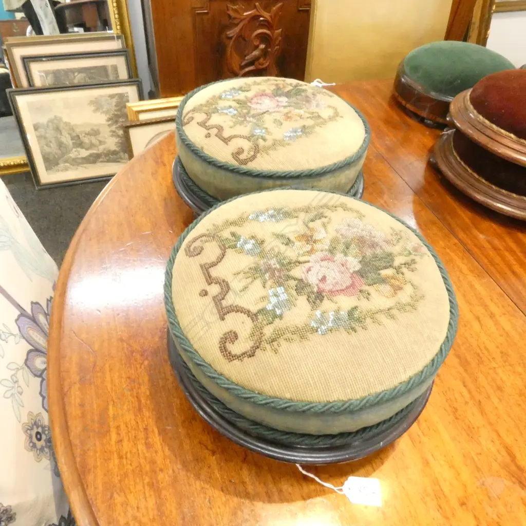 PR GREEN TAPESTRY FOOTSTOOLS, DIA. 290MM Image 1++