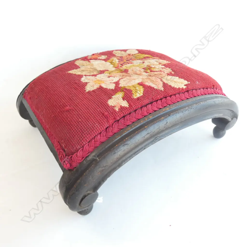 RED TAPESTRY FOOTSTOOL, RECTANGULAR, 315 X 250MM Image 1++