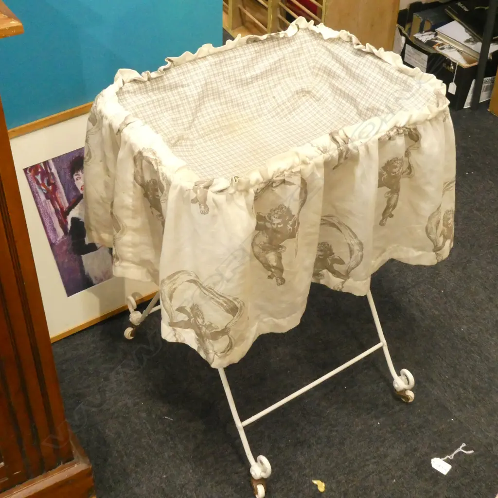 VINTAGE CRADLE L. 500MM H. 650MM Image 1++