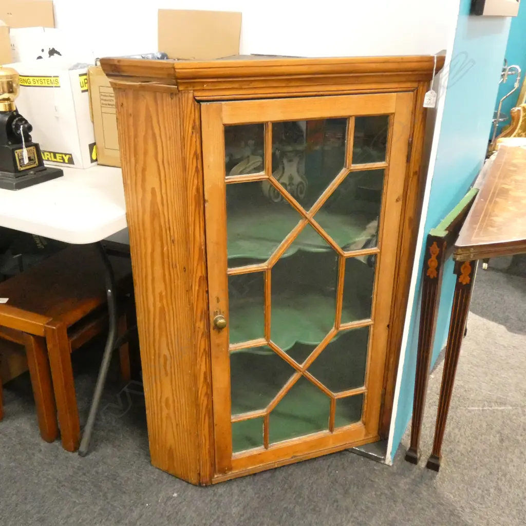 VICTORIAN PINE CORNER CABINET Image 1++