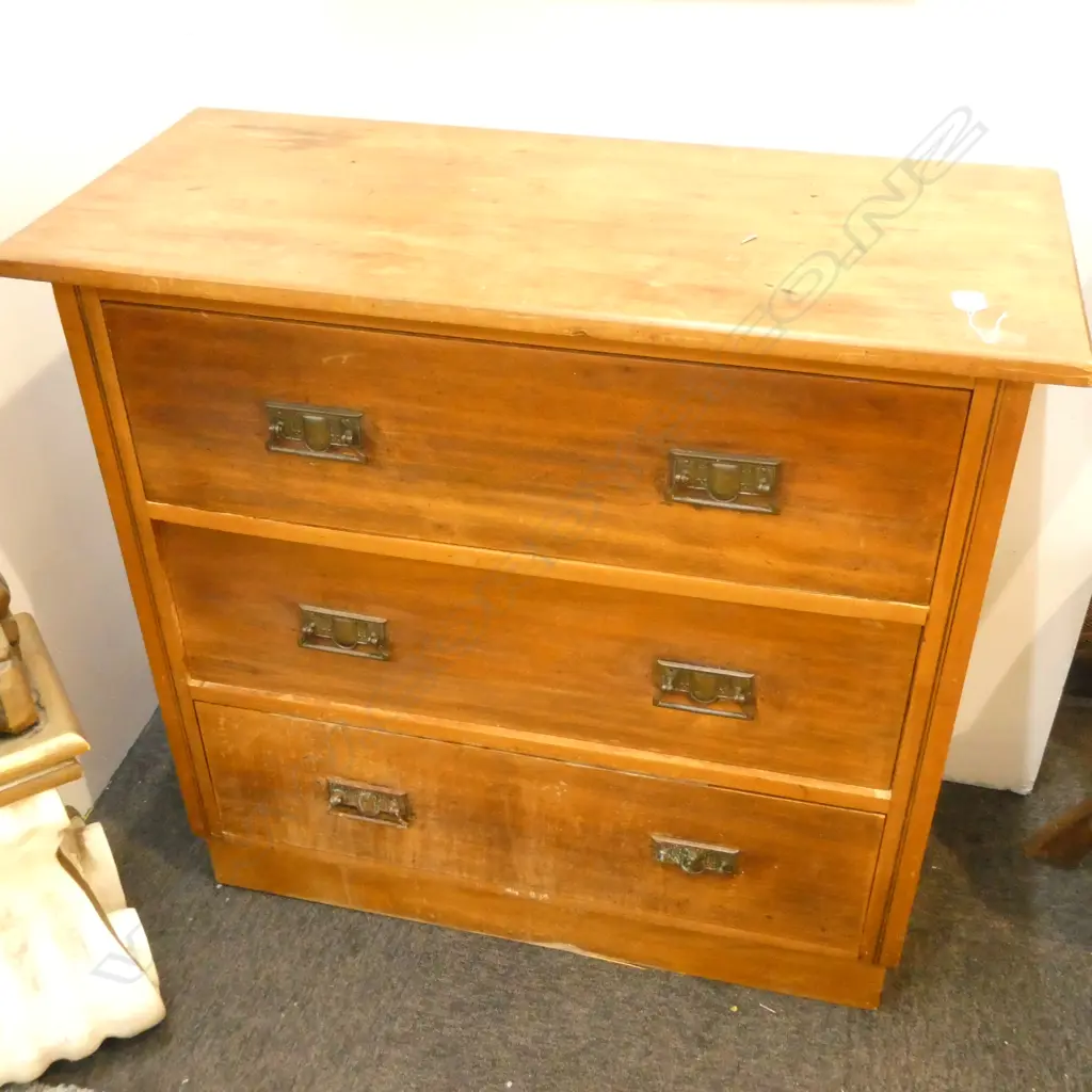 KAURI THREE DRAWER CHEST Image 1++
