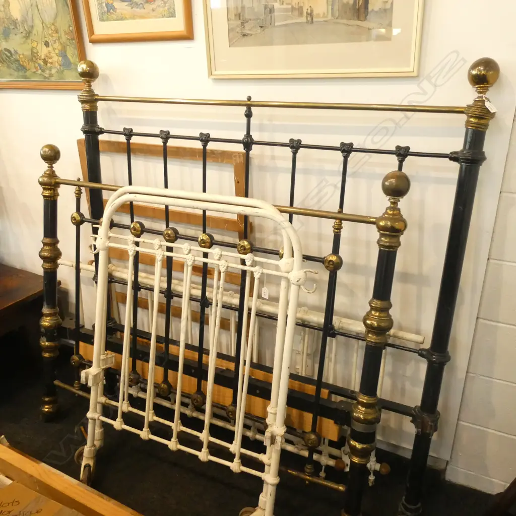 BLACK ANTIQUE IRON BEDFRAME H. 1470MM W. 1400MM Image 1++