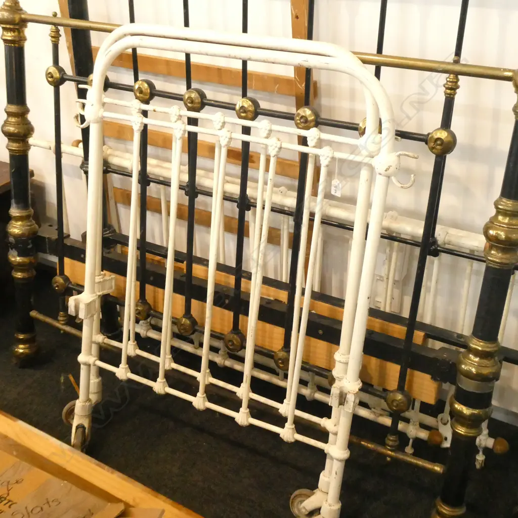 WHITE ANTIQUE IRON BEDFRAME SINGLE H. 1100MM W. 840MM Image 1++
