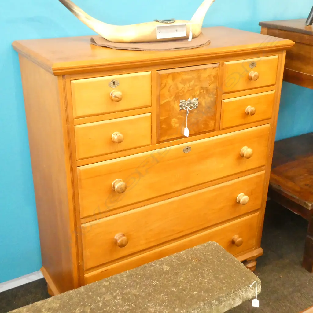 KAURI SCOTCH CHEST Image 1++