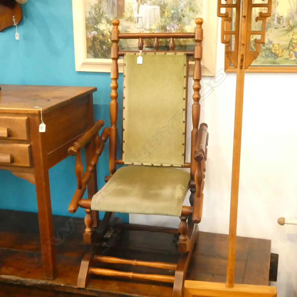 ROCKING CHAIR  Image 1++