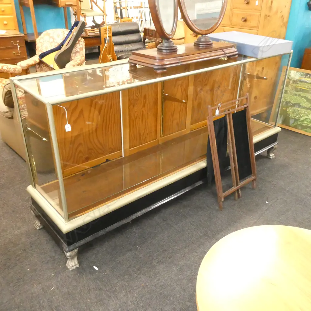 ORNATE ANTIQUE SHOP COUNTER/DISPLAY BRASS BOUND WITH METAL CLAW FEET Image 1++