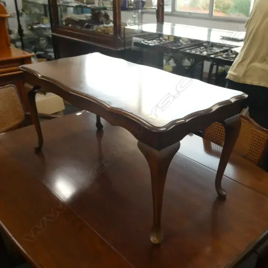 QUEEN ANNE COFFEE TABLE L. 910MM