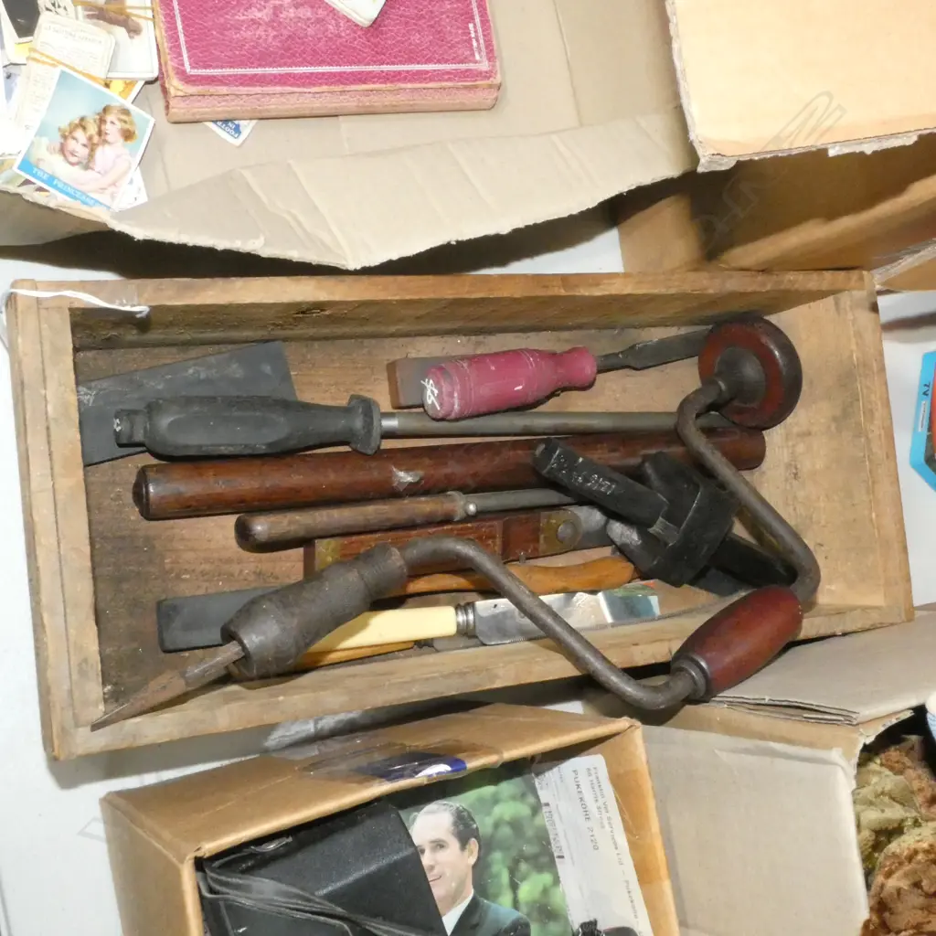 LOT ASST VINTAGE TOOLS/BREAD KNIVES ETC Image 1++