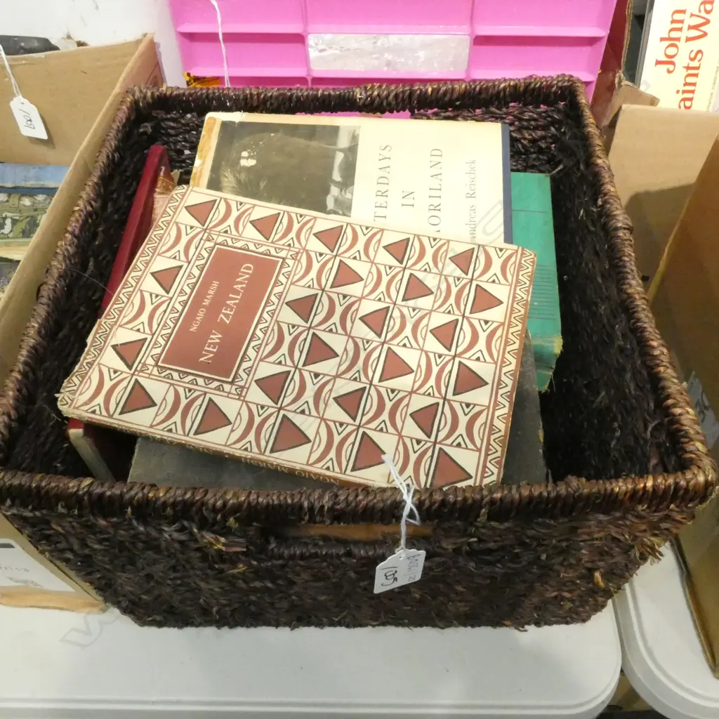 BOX LOT VINTAGE BOOKS; WINNIE THE POOH ETC Image 1++