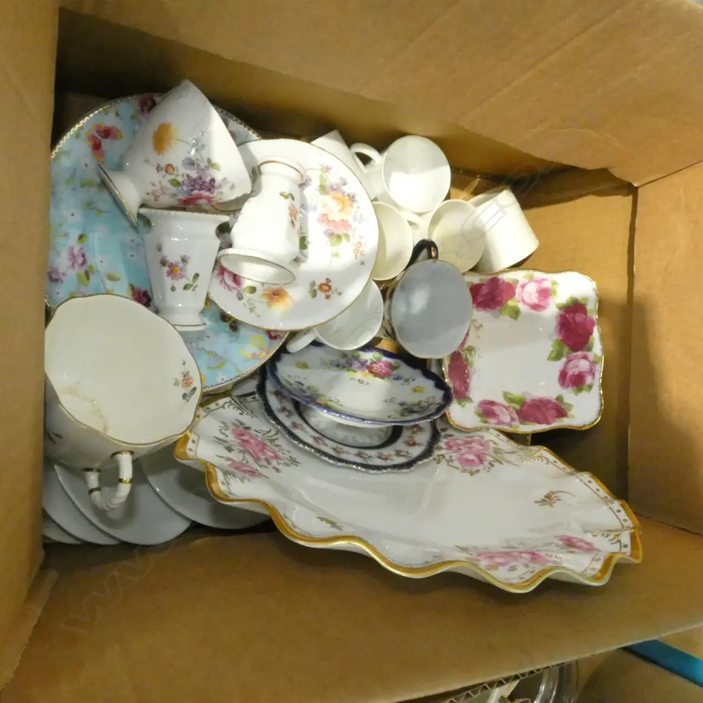 LOT ASST ROYAL CROWN DERBY/ROYAL ALBERT ETC Image 1++