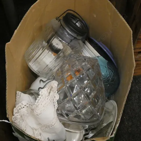 BOX LOT CRYSTAL, CROWN LYNN ETC