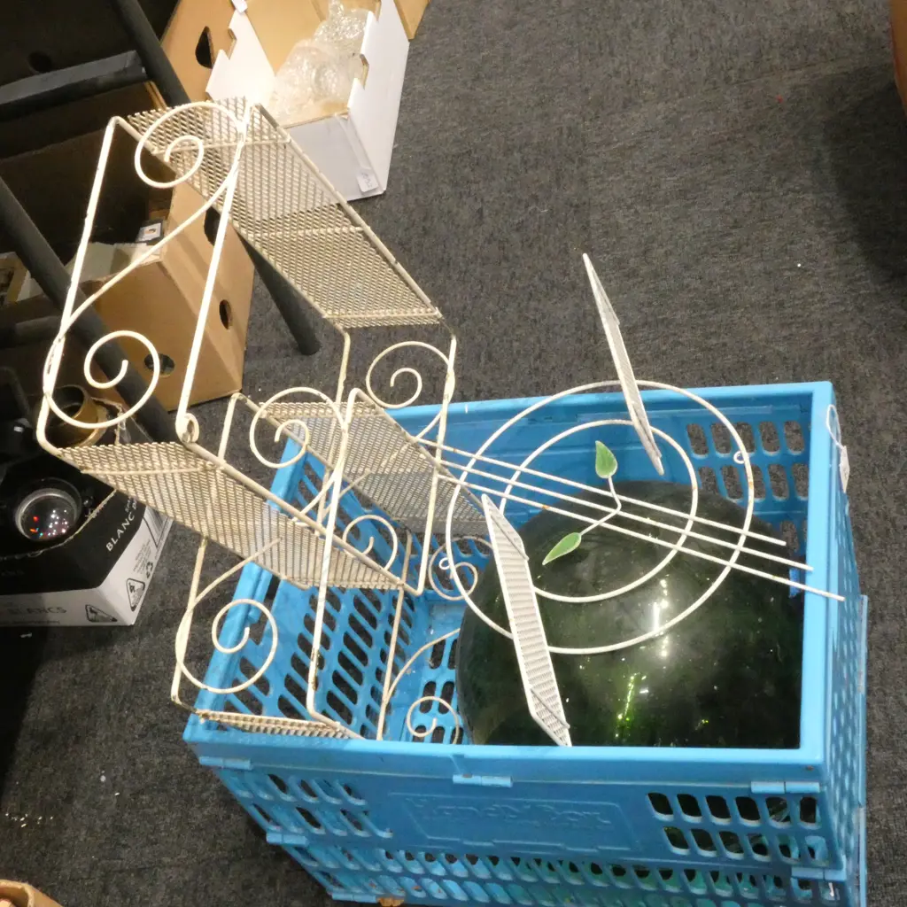 LOT FISHING FLOAT + 2 RETRO WIRE SHELVES Image 1++