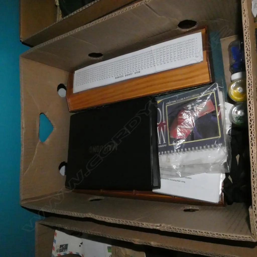 BOX LOT OF MAH JONG GAMES, TRAYS, MARKERS, ETC. Image 1++