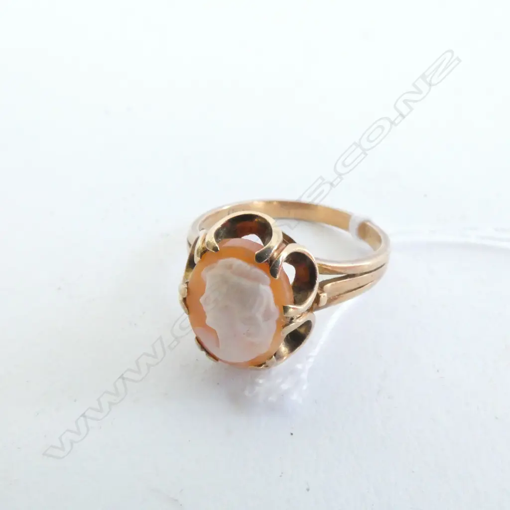 10K GOLD SET CAMEO RING  - MAKER SAFFARI OF CANADA C.1940 Image 1++