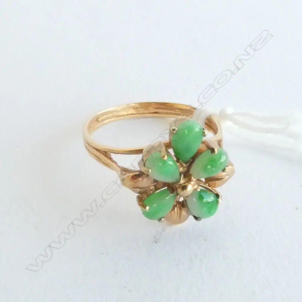 LADIES JADE STONE RING IN 14CT GOLD SETTING Image 1++