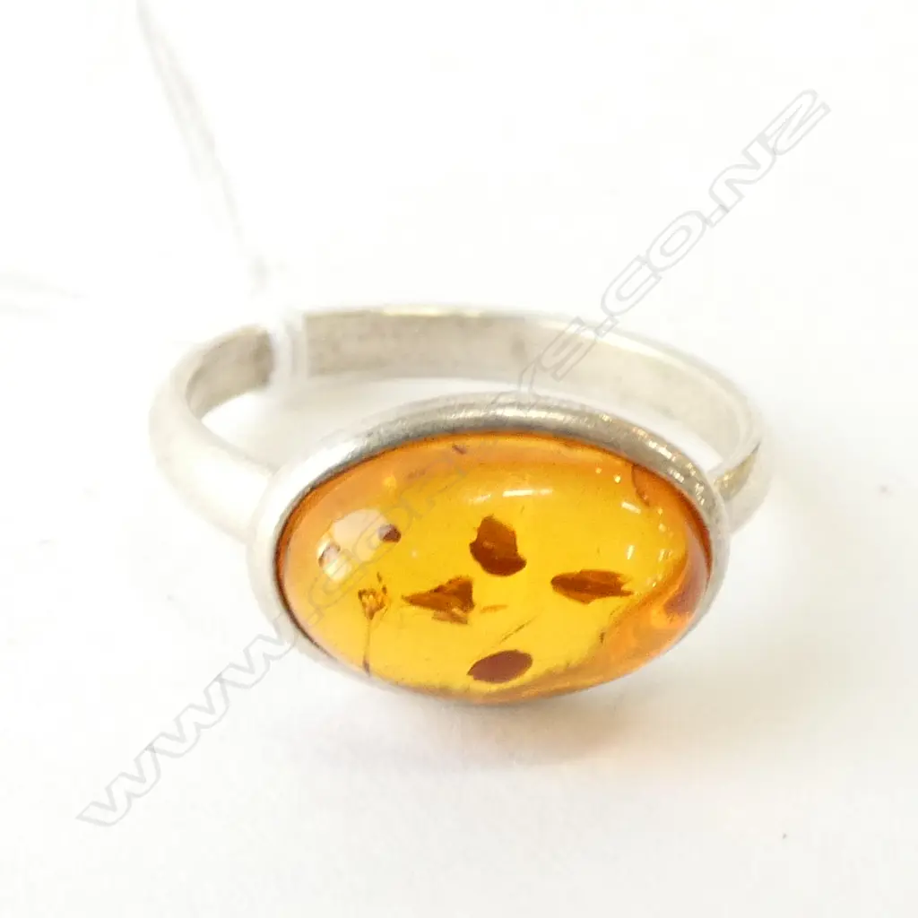 SILVER AND AMBER RING Image 1++