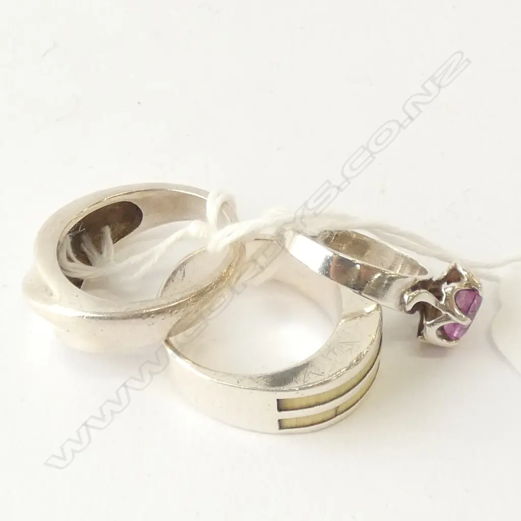 3 RETRO STERLING SILVER RINGS 20.8gms Image 1++