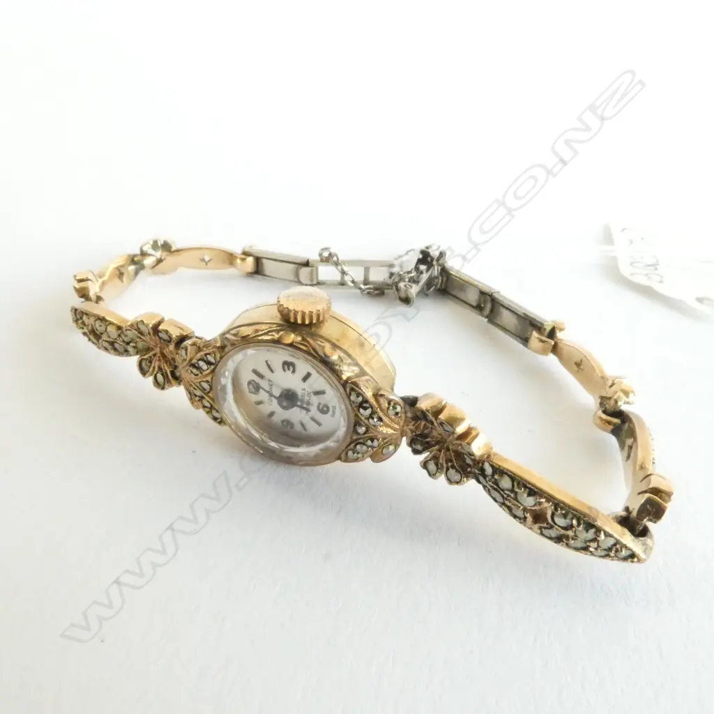 9ct VINTAGE MARCASITE LADIES WATCH Image 1++