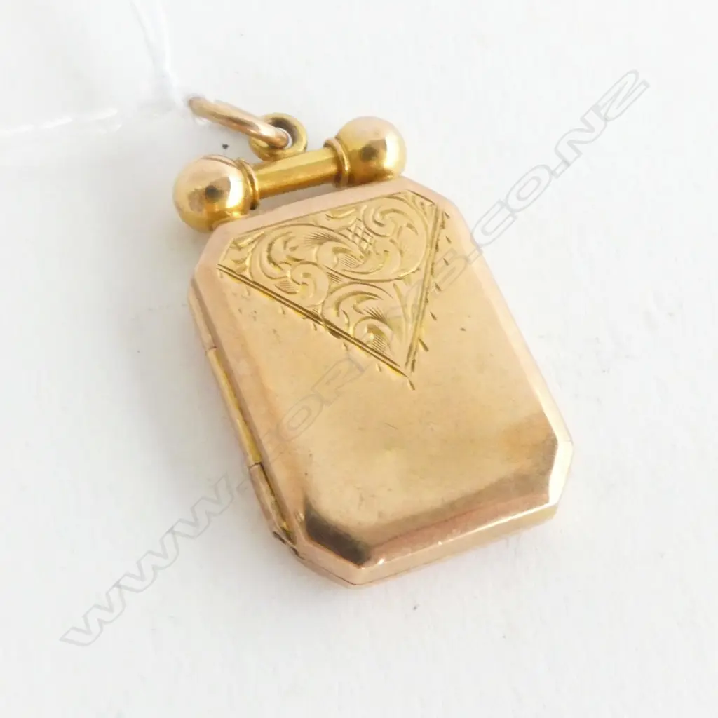 LOCKET PENDANT L. 30MM.  STAMPED 9ct 4GMS Image 1++