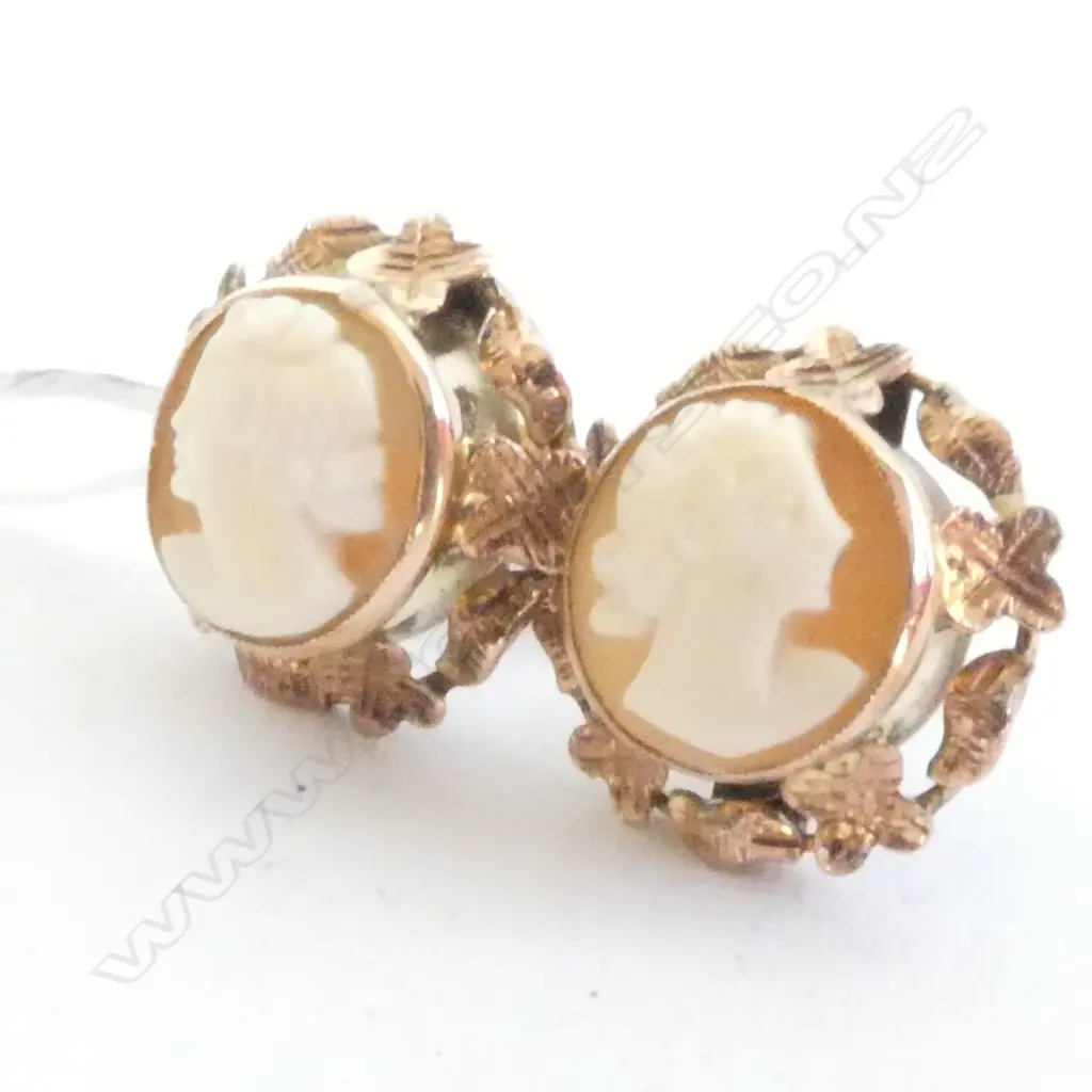 EARRINGS, CAMEO SET IN 9ct GOLD, Image 1++