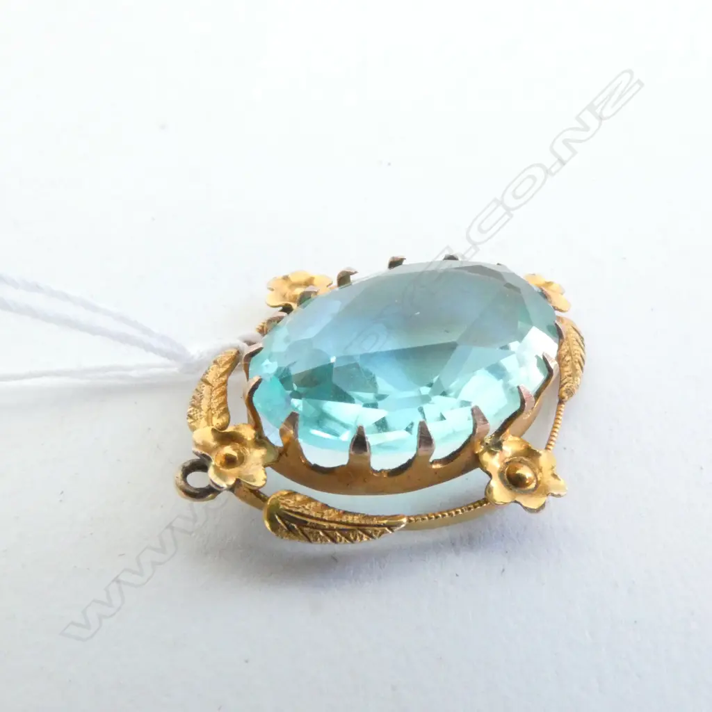 ANTIQUE LG BLUE STONE PENDANT SET IN GOLD PLATE DIA. 28MM Image 1++