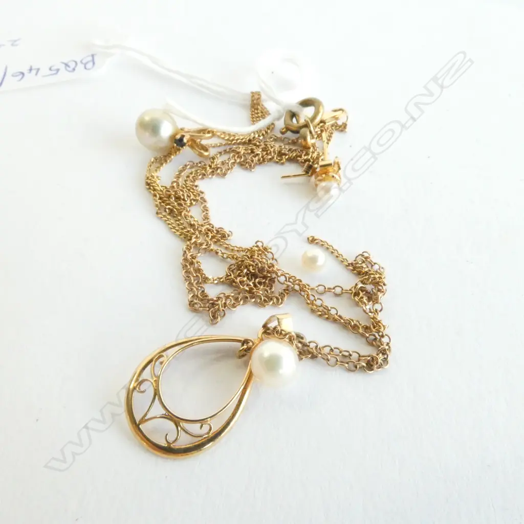 MIKIMOTO 18CT PEARL PENDANT, 14CT PENDANT ON 9CT CHAIN, PR EARRINGS BROKEN  Image 1++