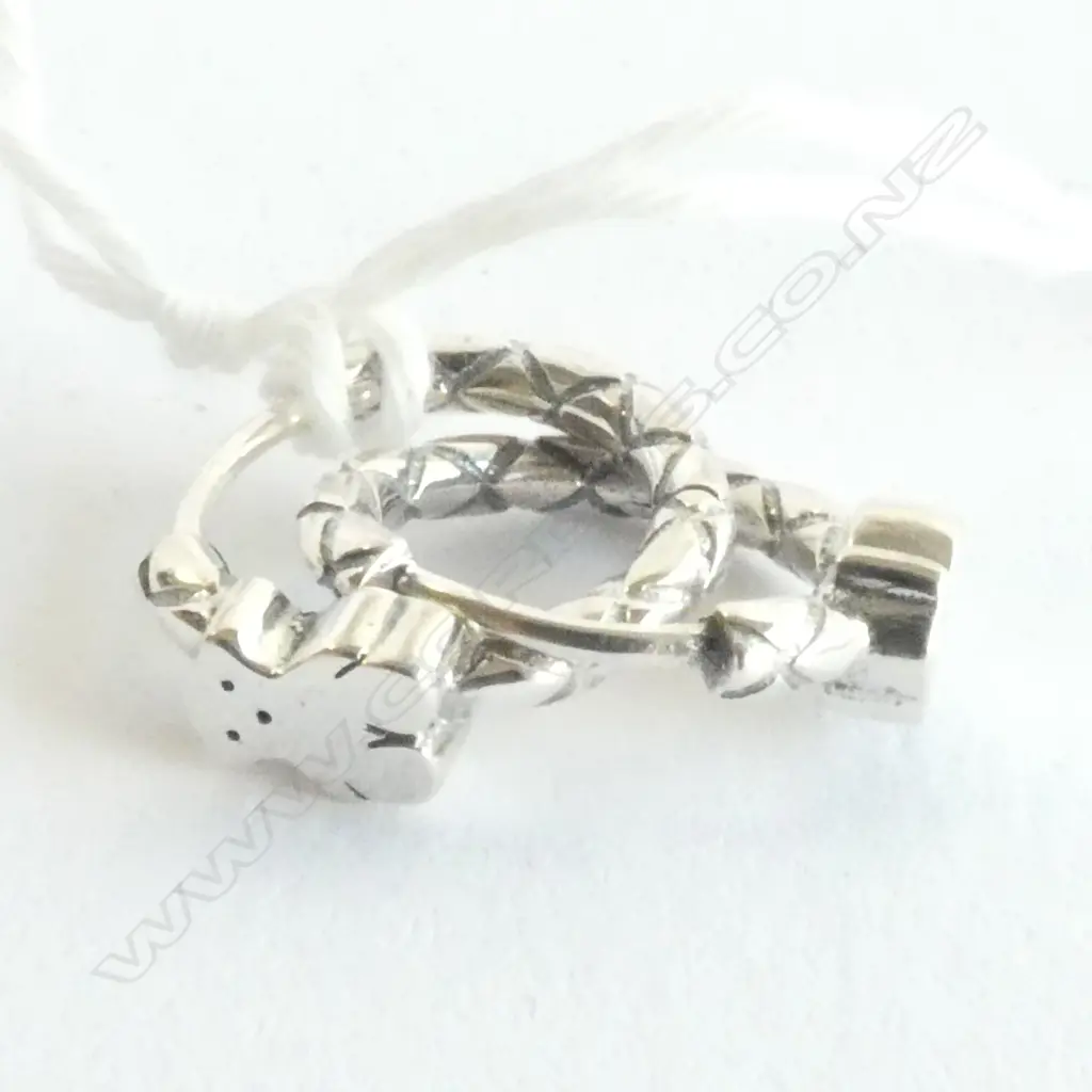 SILVER HOOPS WITH TEDDY BEAR 3gms Image 1++