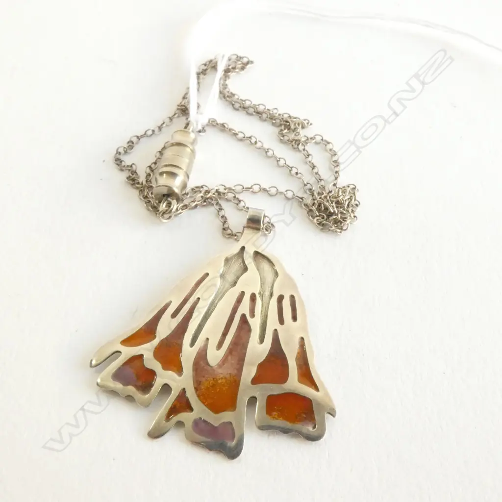 EDINBURGH SILVER & ENAMEL PENDANT AND CHAIN 1976 Image 1++