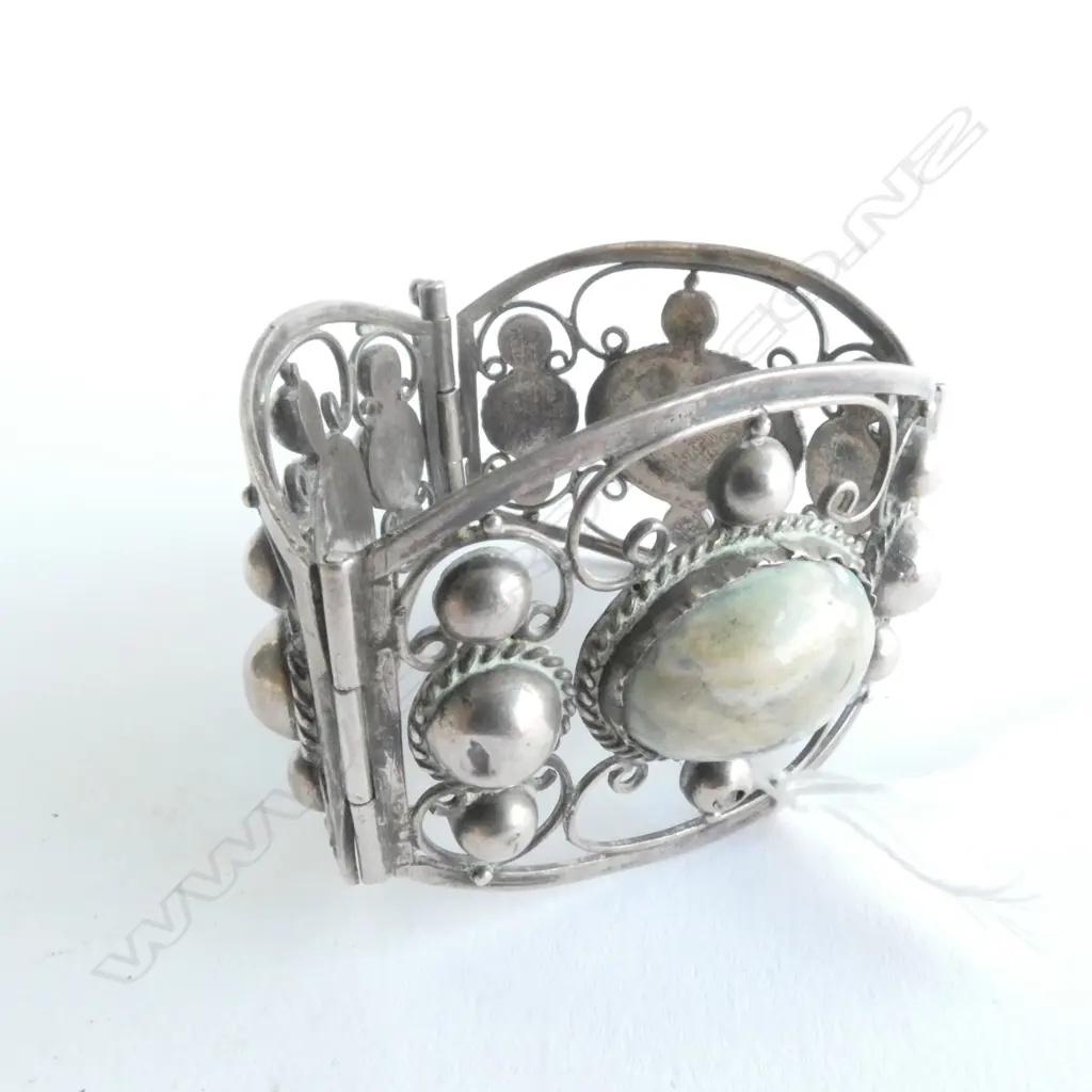 WIDE 800 SILVER BRACELET, 3 AGATE (?) STONES Image 1++