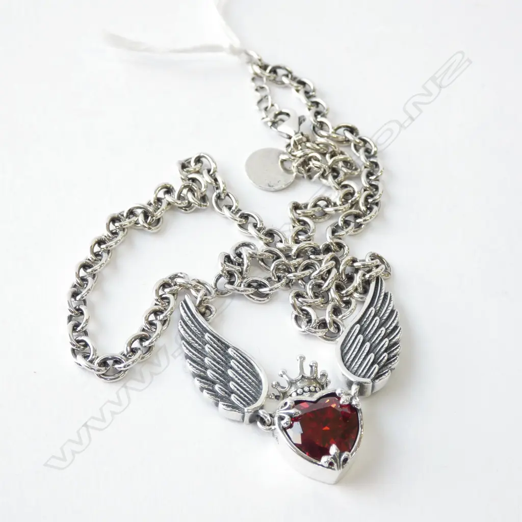 SILVER CHAIN LINK NECKLACE WITH HEART PENDANT 21gms Image 1++
