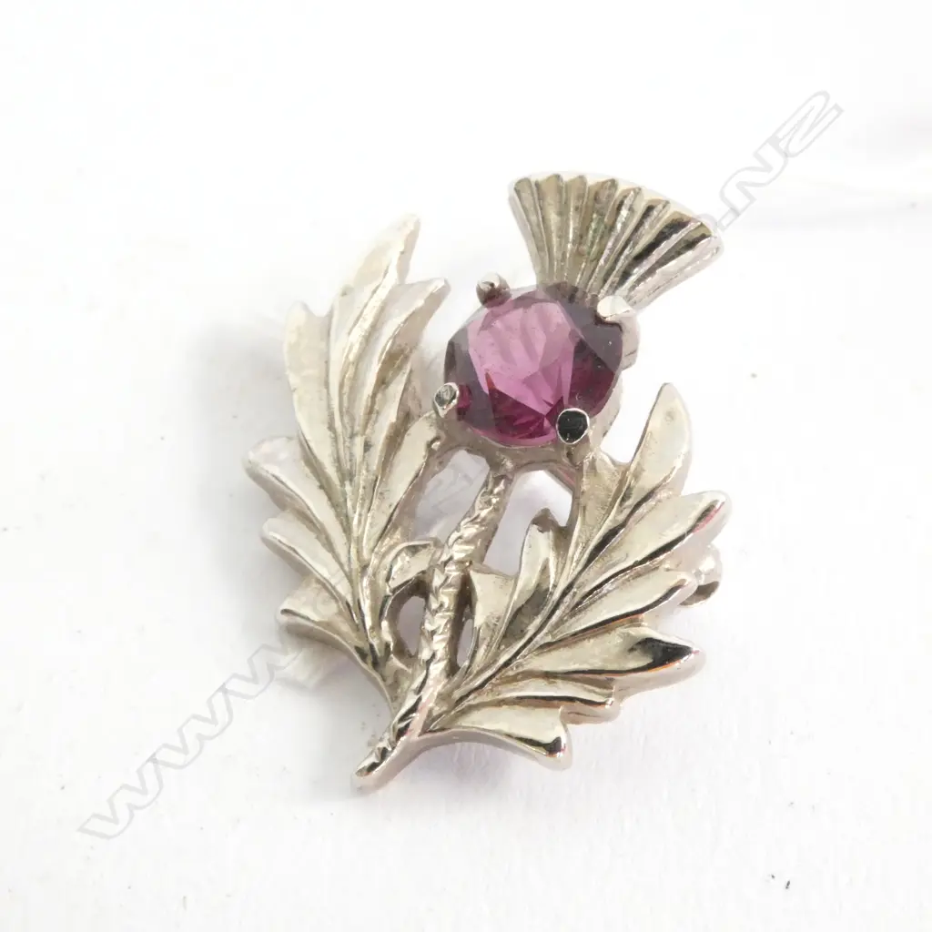 ART PEWTER SILVER SCOTTISH BROOCH, C 1970S, IN ORIGINAL TARTAN BOX Image 1++