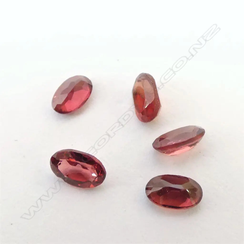FIVE UNSET RICH RED GARNETS. EACH 1.8CT  Image 1++