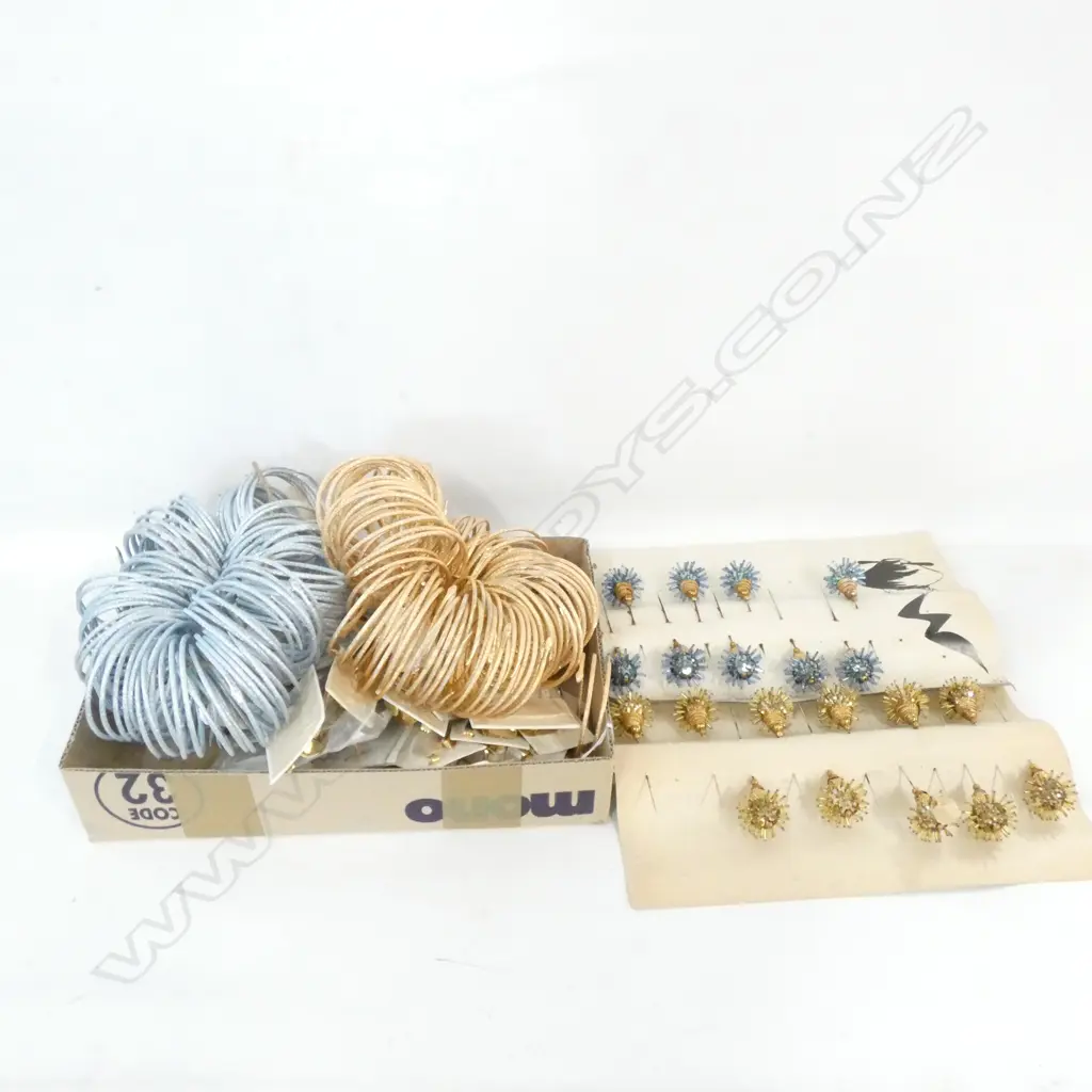 VINTAGE AS NEW OLD JEWELLERY SOME ON DISPLAY CARDS Image 1++