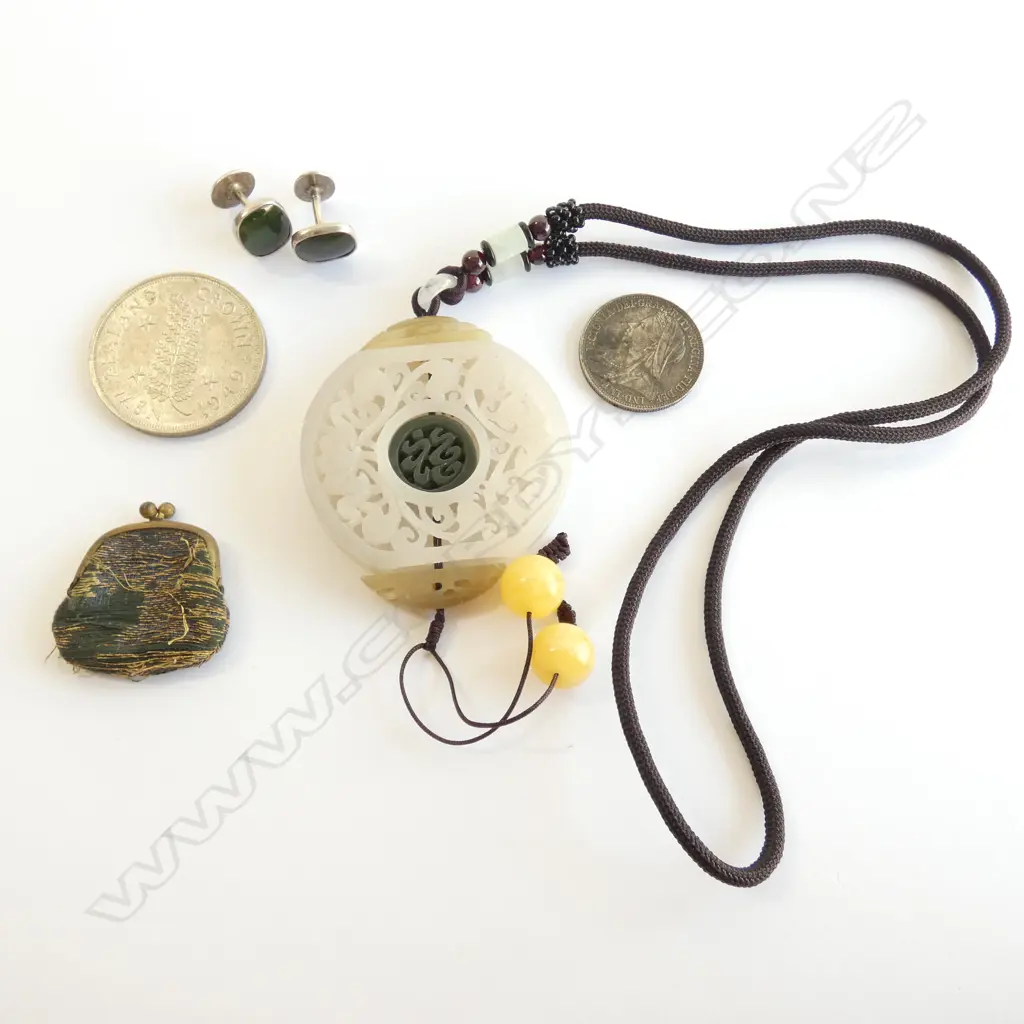 SM BAG ORIENTAL JEWELLERY, OLD NZ & ENGLISH COINS, JADE CUFF LINKS ETC Image 1++