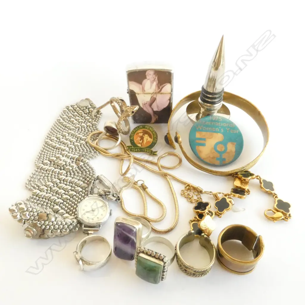 COLLECTION ASST. COSTUME JEWELLERY; RINGS ETC Image 1++