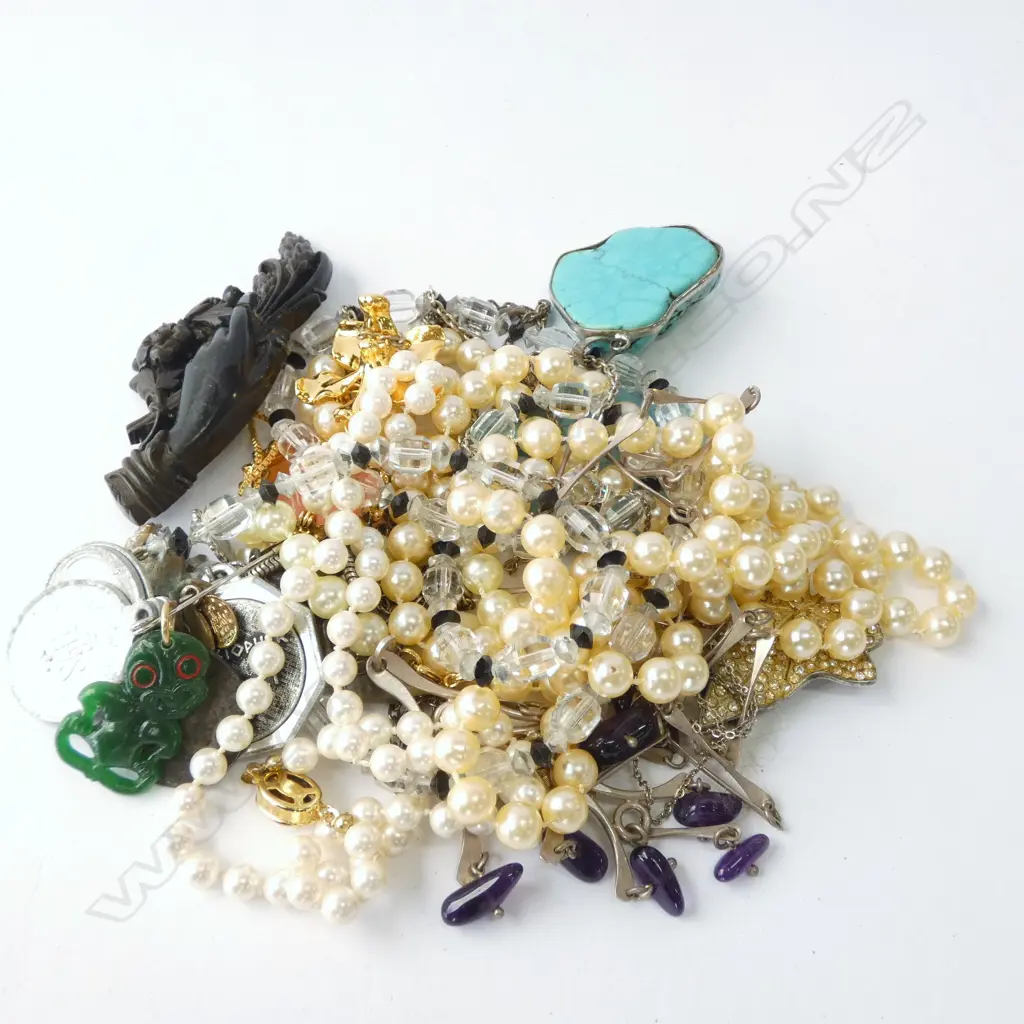 COLLECTION ASST. COSTUME JEWELLERY  Image 1++