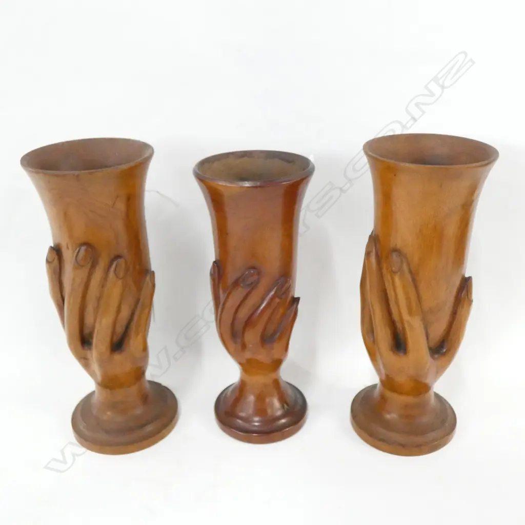 3 PITCAIRN ISLAND CARVED WOODEN HAND GOBLETS H. 235MM Image 1++