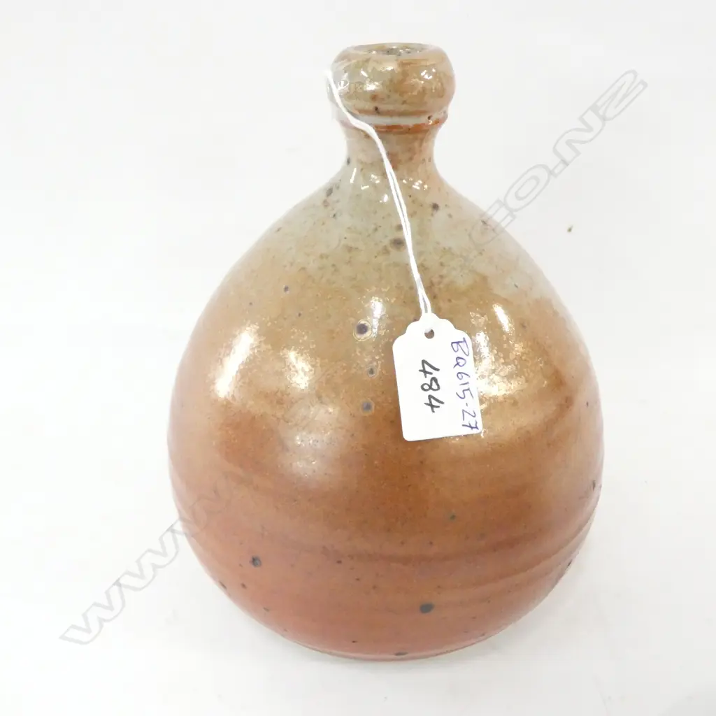 ANDREW VAN DER PUTTEN WINE BOTTLE H. 210MM Image 1++