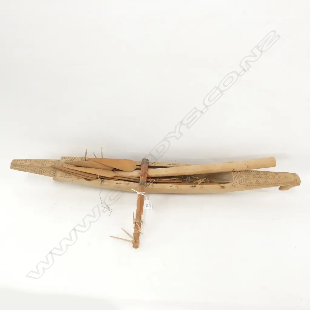 OLD SOLOMON ISLANDS MODEL OUTRIGGER CANOE L.820mm  Image 1++
